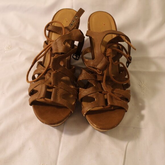 PLATFORM SANDALS - Picture 1 of 2